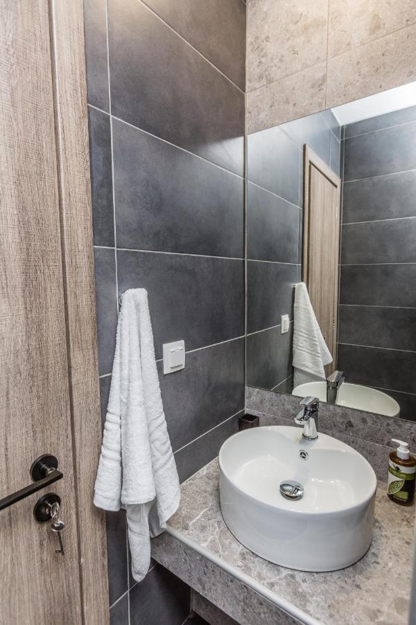 Raise Athens Metro Apartments Экстерьер фото
